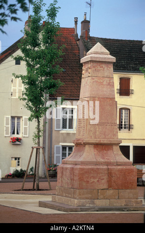 EU, Frankreich, Burgund, Puligny-Montrachet Dorf Stockfoto