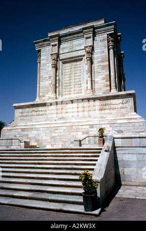 6. Mai 2006 - Mausoleum des Irans großer Dichter Ferdosi, Baujahr 1925, bei Tus (Ferdosi) in der Nähe von Mashad unter Schah Reza Pahlavi. Stockfoto