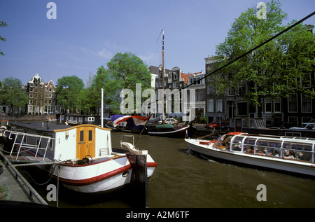 Europa, Niederlande, Amsterdam. Sightseeing mit dem Kanalboot Stockfoto