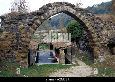 Altes Waschhaus mit Tuff-s-block Stockfoto