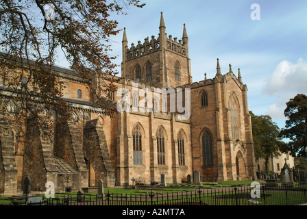 Die moderneren Abtei Pfarrkirche in Dunfermline, Fife, Schottland, UK. Stockfoto