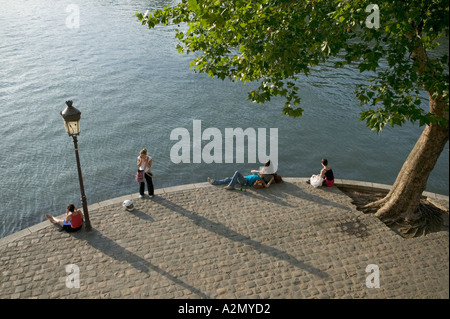 Quai de Bourbon Ile Saint Louis Seine Paris Frankreich Stockfoto