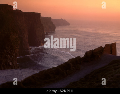 Klippen von Moher, Liscannor, Burren, County Clare, Irland Stockfoto