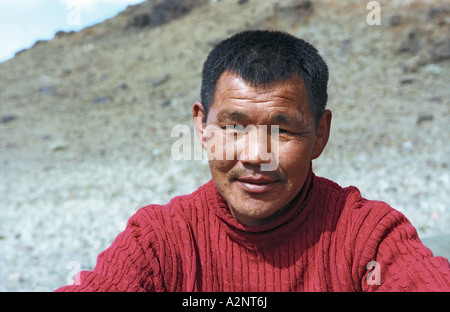 Porträt des Reiseführers. Tolbo Nuur (See). Bayan-Ölgii (Ulgii) Aimag (Provinz). West-Mongolei Stockfoto