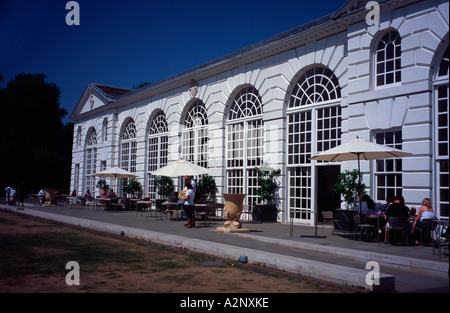 Die Orangerie-Restaurant im Sommer, Kew Gardens, Surrey, England UK Stockfoto