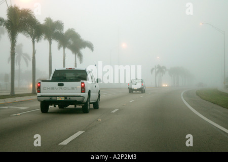 Nebel Nebel fehlt Ansicht Hurrikan-Katastrophe eine Naturkatastrophe Wetter unglaubliche Aussicht unendlich endlos Wasser Straße große Stockfoto