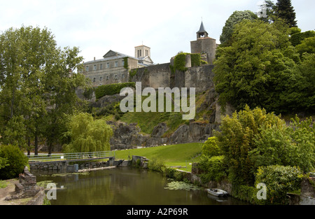 Thouet Fluss in Parthenay, Frankreich Stockfoto