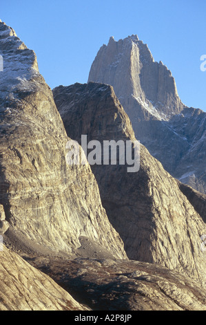 Berglandschaft bei Ofjord, Grundvigskirke, Grönland, Ostgrönland, Scoresbysund Tunu Stockfoto