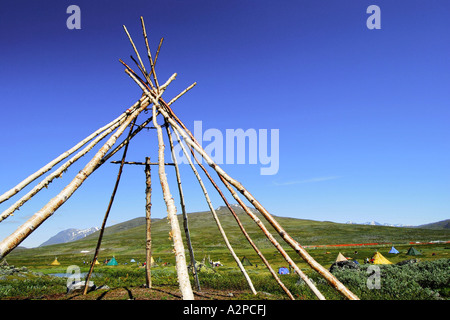 Sami-Zelt Rahmen vor Akka, Schweden, Norrbotten, Stora Sjoefallet NP Stockfoto