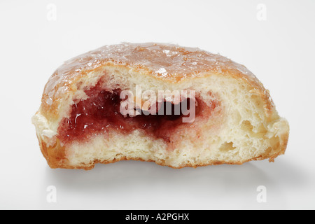 Ein Jelly Donut mit Biss entfernt Stockfoto