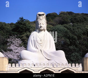 Die 24m Ryozen Kannon Statue, die die Soldaten im zweiten Weltkrieg getötet Stockfoto