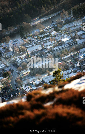 Eine Luftaufnahme Bild von Ballater, Royal Deeside, Schottland im Winter. Stockfoto