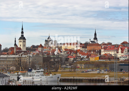 Altstadt, gesehen vom Hafen, Tallinn, Estland Stockfoto