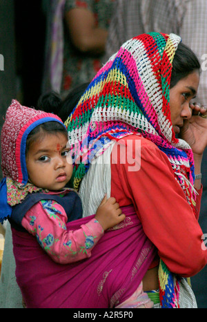 Mutter und Kind in nepal Stockfoto