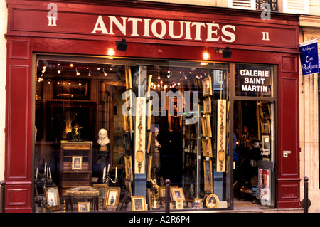 Place de Vosges Marais Paris Schiff Boot Antiquitätengeschäft Stockfoto