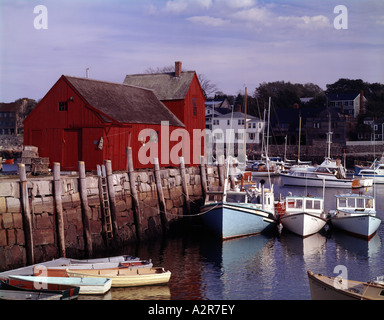 Hummer-Hütte auf einem robusten Dock heißt Motiv Nummer eins und ist eine Sehenswürdigkeit in Rockport in Massachusetts In den USA Stockfoto