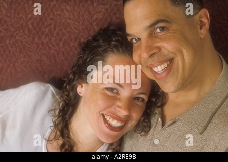 Porträt von gemischten Hispanic Frau und Hispanic männlich Stockfoto