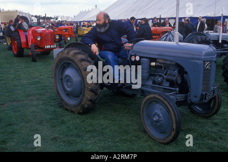 Nottingham County Show Newark Nottinghamshire England alten Traktor anzeigen. 1990 s 90 s HOMER SYKES Stockfoto