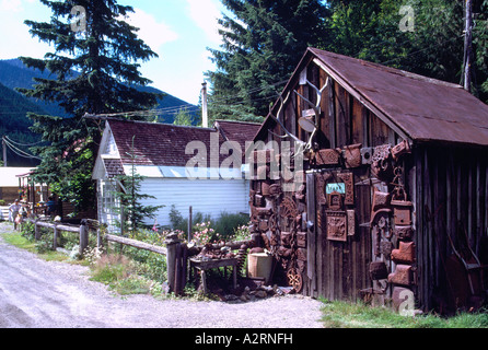 Sandon, BC, Britisch-Kolumbien, Kanada - altes Haus und Lagerhalle in historischen 'Silver Rush' Ghost Bergbaustadt, Kootenay Region Stockfoto