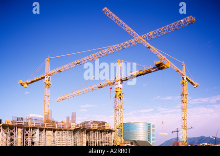 Bau Kran auf einer Baustelle Hochhaus in der Stadt Vancouver British Columbia Kanada Stockfoto