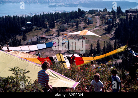 Hängegleiter Drachenfliegen auf Grouse Mountain, North Vancouver, BC, Britisch-Kolumbien, Kanada Stockfoto