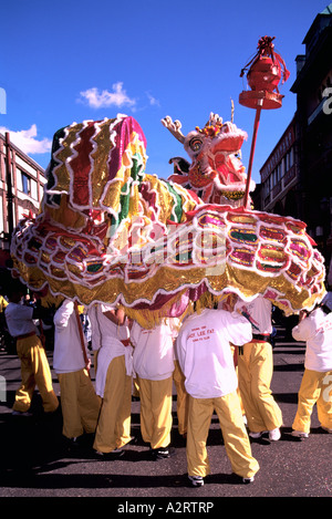 Chinese New Year Drachentanz, Drachen am Festzug Feier - Chinatown, Vancouver, BC, Britisch-Kolumbien, Kanada Stockfoto