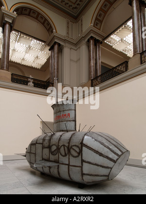 Moderne Kunst im Museum der schönen Künste in Brüssel während einer Restrospective-Ausstellung des berühmten belgischen Künstlers Panamarenko Stockfoto