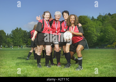 Frauen s Fußball Teamkollegen Stockfoto