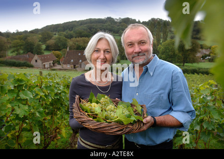 EIN PAAR IN IHREN SOMERSET WEINBERG UK Stockfoto