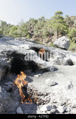 die ewigen Flammen der Chimaira in der Nähe von Antalya; Das Fabelwesen Chimaere liegt hier begraben, nach der Legende, Türkei, Oly Stockfoto