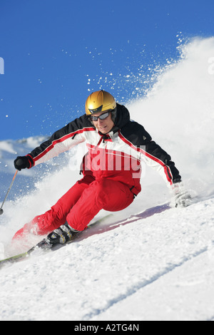 Skifahrer hinunter, Österreich, Alpen Stockfoto