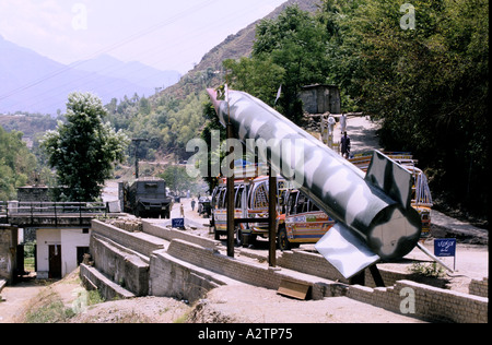 Kaschmir unter Konflikt 1999 gefälschte Raketen in Muzaffarabad 1999 Stockfoto