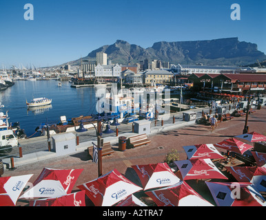 Kapstadt Südafrika Victoria und Alfred Waterfront mit Tafelberg hinter Stockfoto