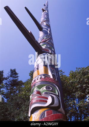 Kwakwaka (Kwakiutl) Totempfahl, Beacon Hill Park, Victoria, BC, Britisch-Kolumbien, Kanada, Vancouver Island, das weltweit höchste Stockfoto