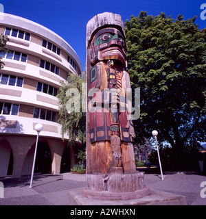 "Zeder Mann" Totempfahl in Duncan auf Vancouver Island in British Columbia Kanada Stockfoto