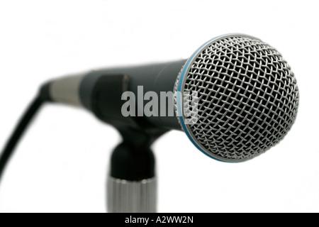 Mikrofon Shure Klassik Adler dynamische Studio Ausschnitt ausschneiden weißen Hintergrund Ko ausfallende elektro mechanisches Gerät Stockfoto