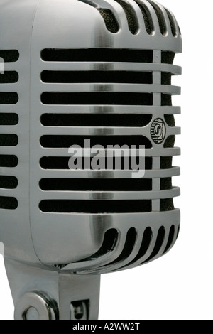 Mikrofon Shure Klassik Adler dynamische Studio Ausschnitt ausschneiden weißen Hintergrund Ko ausfallende elektro mechanisches Gerät Stockfoto