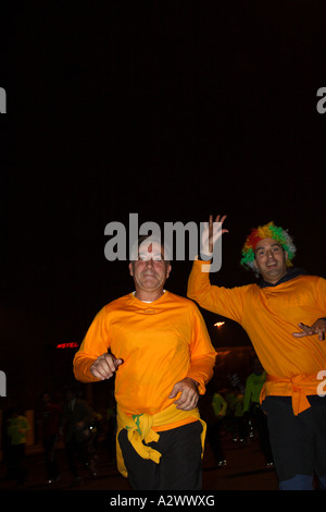 Zwei Läufer im Rennen San Silvestre, Madrid, Spanien Stockfoto