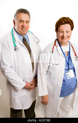 Arzt stehen bereit um zu helfen. Rufen Sie einfach. Stockfoto