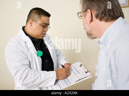 Professionelle Krankenakten Info in der Patientenakte. Stockfoto