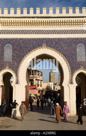 Fes el Bali Marokko Nordafrika das Blaue Tor oder Bab Boujeloud 2007 2000er, HOMER SYKES Stockfoto