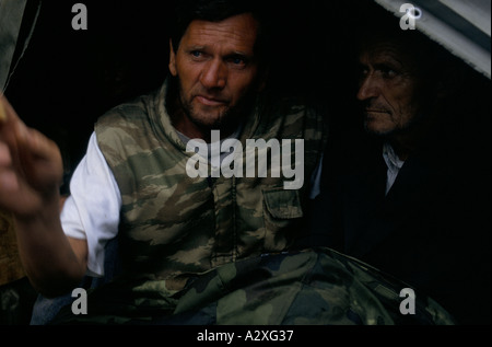 Kroatische neu erfassen der Krajina Aug 95: Überlassung Krajina-Serben Soldat in Topusko, Rückzug in Serbien Stockfoto