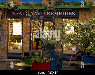 Geschäfte in Neil s Hof Covent Garden in London Stockfoto