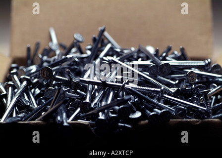 Box aus Holz Nägel hautnah Stockfoto