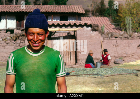 Ein peruanischer Bauer fotografiert außerhalb von Cuzco, Peru. Stockfoto