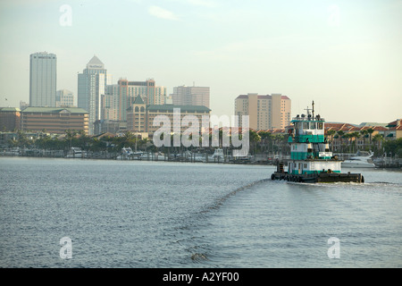 Schlepper Garnison Kanal zwischen Davis Island und Harbor Island Tampa Florida USA Stockfoto