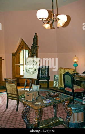 Bild aus dem Inneren der ein Künstler s Schlafzimmer in Craigdarroch Castle. Stockfoto