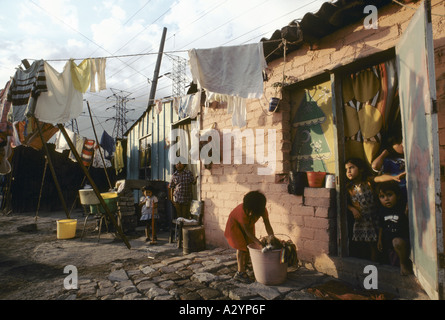 Kinder in einem Elendsviertel, Mexiko Stockfoto