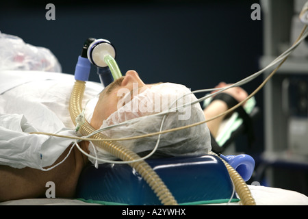 DEU-Deutschland-Patienten während einer Operation künstliche Beatmung Stockfoto