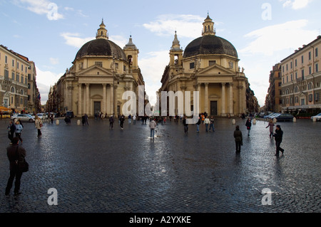 Zwei Kirchen Santa Maria dei Miracoli und Santa Maria di Montesanto Rom Italien Stockfoto